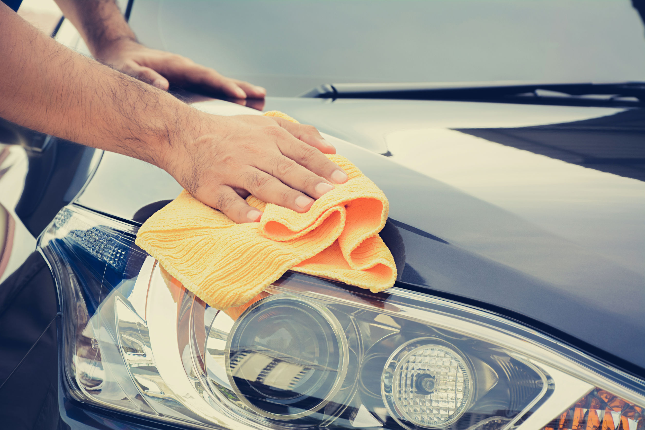 Cómo pulir los faros del auto con lija - Siempre Auto